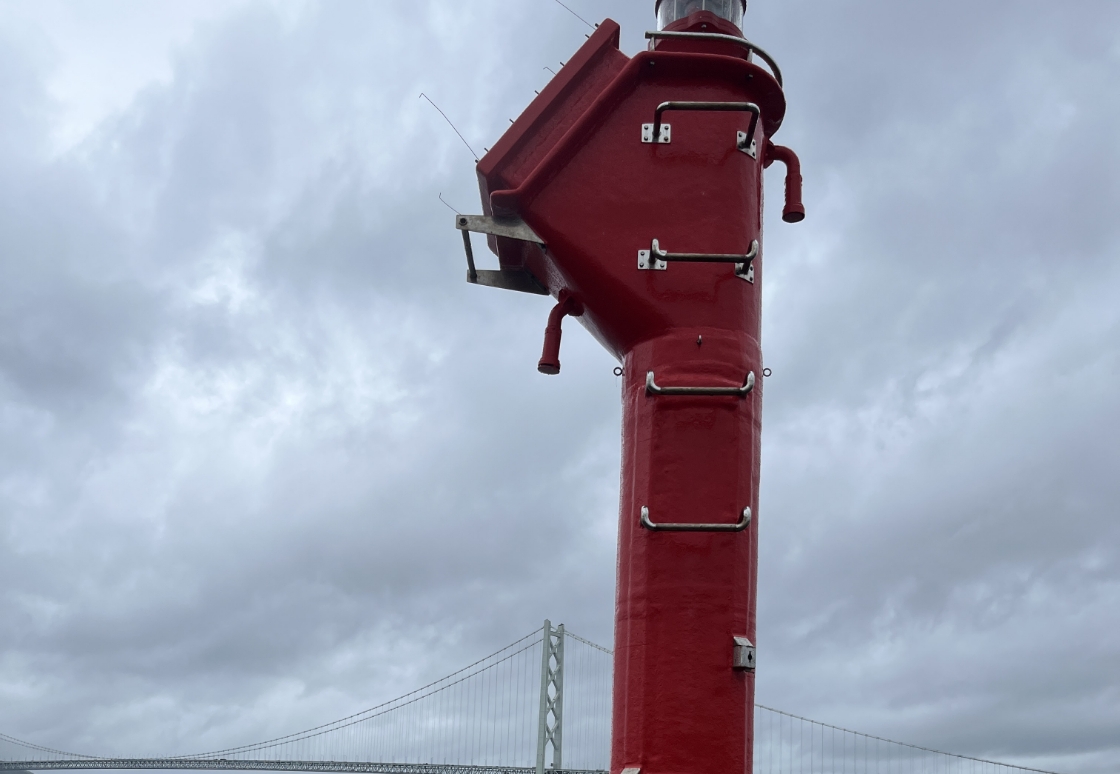 播磨垂水港南防波堤西灯台施設改良改修工事